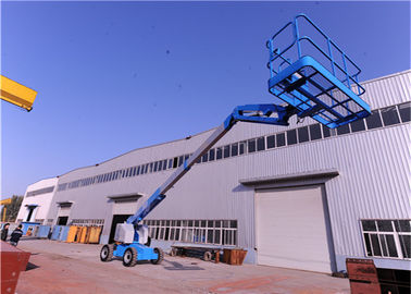 Gemotoriseerde die het Platformdiesel van de Boomlift voor het Binnen Openluchtonderhoudswerk wordt gedreven